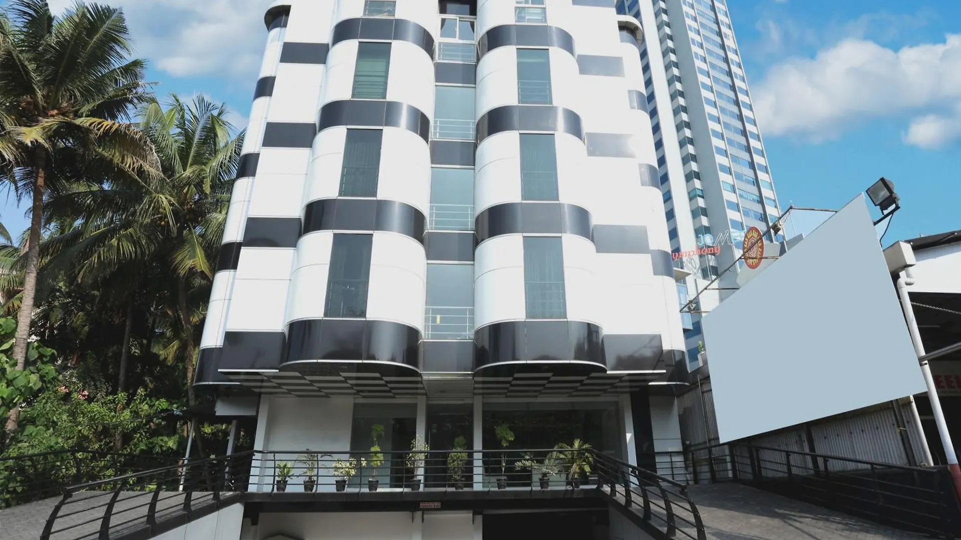 Super Townhouse Malabar Illam Hotel Kochi 4*,  India