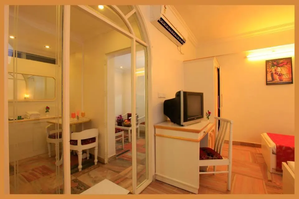 Super Townhouse Malabar Illam Hotel Kochi 4*,  India